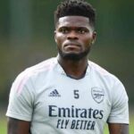 Midfielder Partey set to return to Arsenal camp after suffering a knee injury