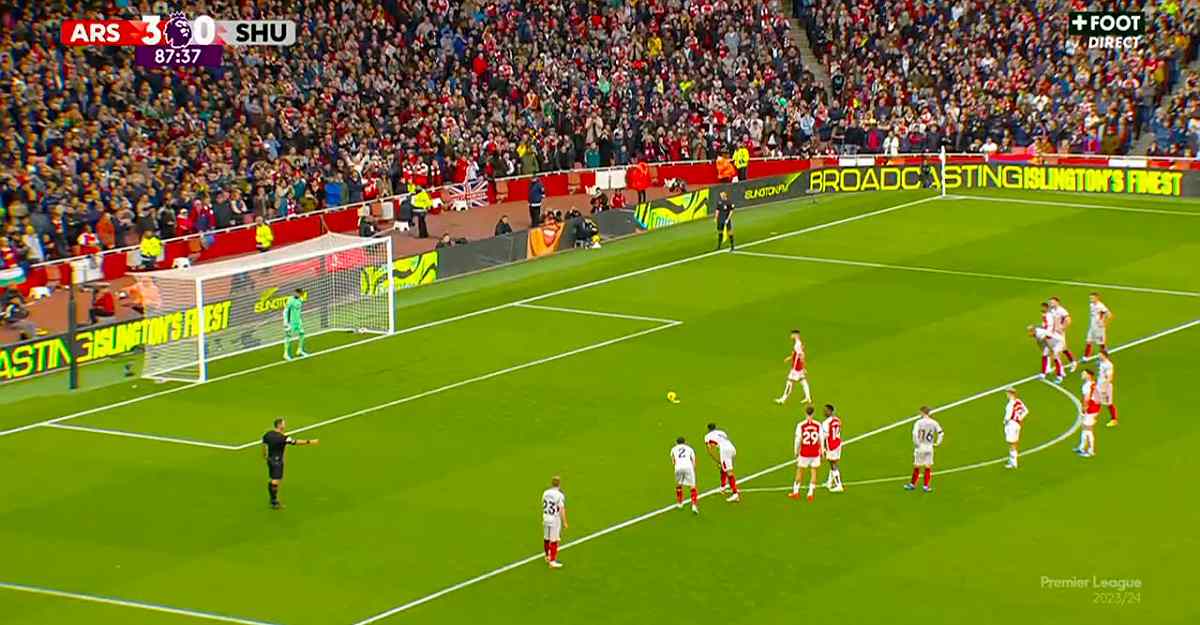 Watch: Fabio Vieira makes it 4-0 for Arsenal from the spot